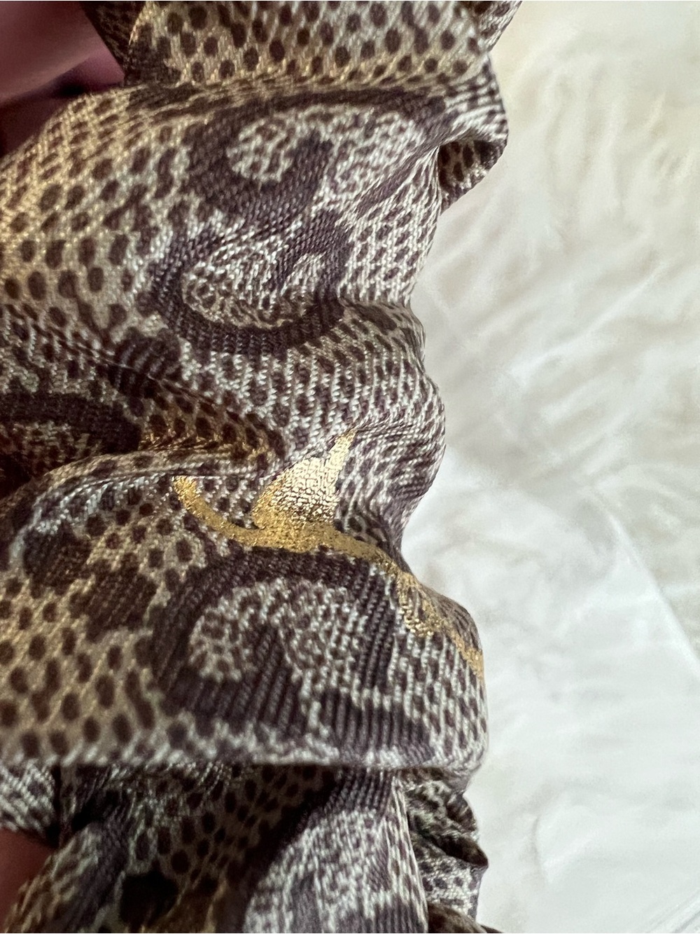 Gucci Beige Brown Logo-Print Scrunchie with Gold Accents - Picture 5 of 6